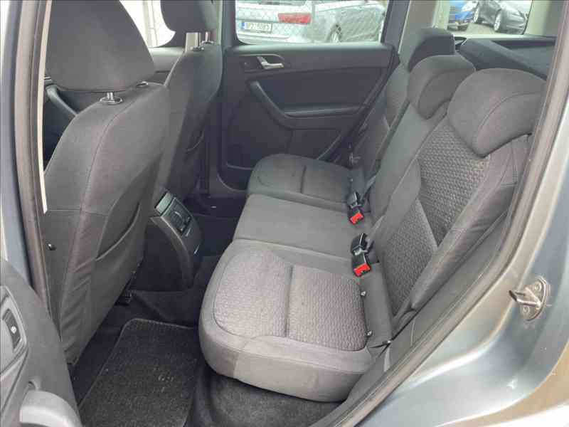 Škoda Yeti 1,2 TSi XENONY,AUT.KLIMA,PDC - foto 6