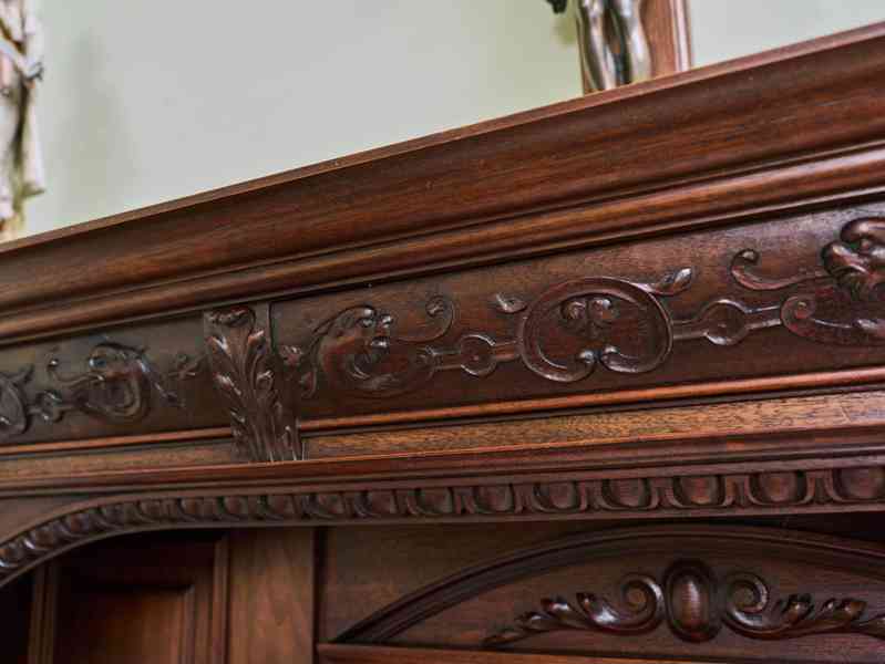 Neorenesanční jídelna ze zámku starožitná a unikátní - foto 7