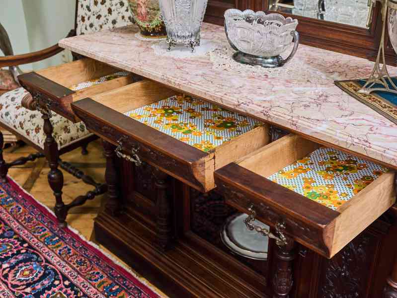 Neorenesanční jídelna ze zámku starožitná a unikátní - foto 11