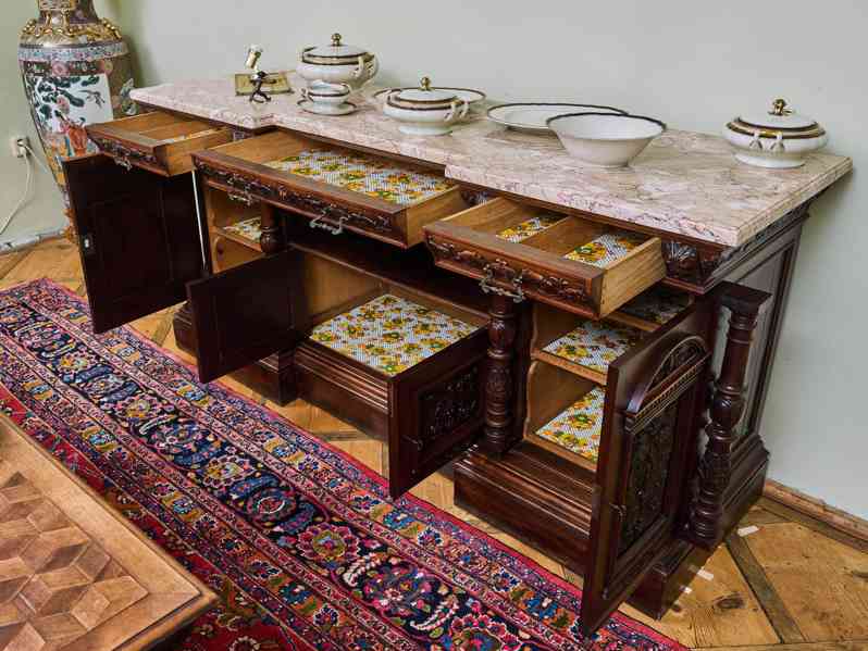 Neorenesanční jídelna ze zámku starožitná a unikátní - foto 12