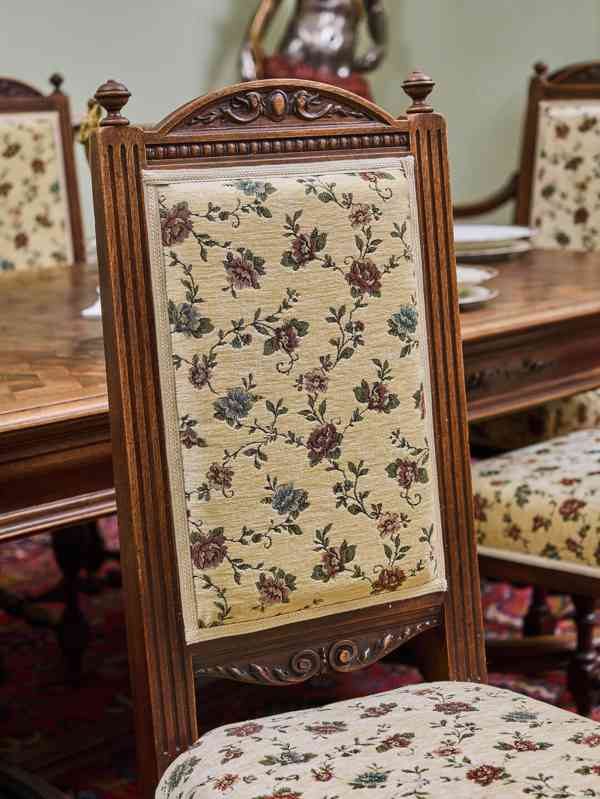 Neorenesanční jídelna ze zámku starožitná a unikátní - foto 17