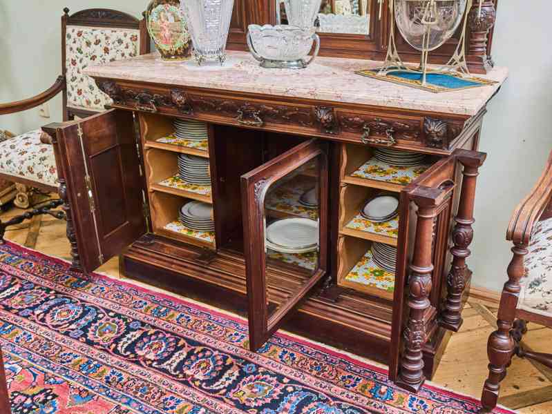 Neorenesanční jídelna ze zámku starožitná a unikátní - foto 8