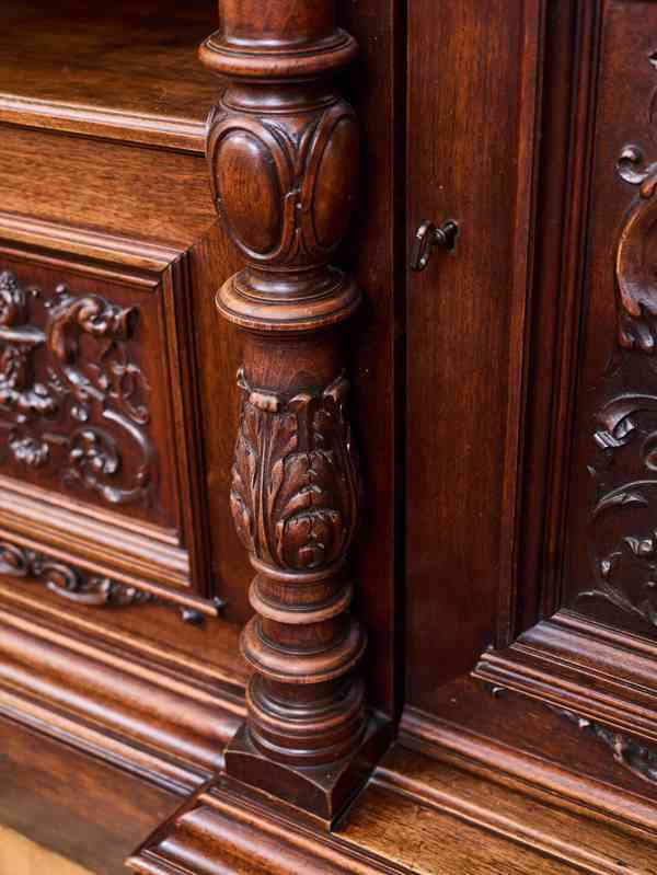 Neorenesanční jídelna ze zámku starožitná a unikátní - foto 13