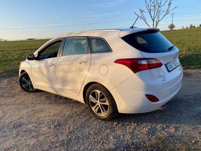 Hyundai i30 1,6 - foto 8