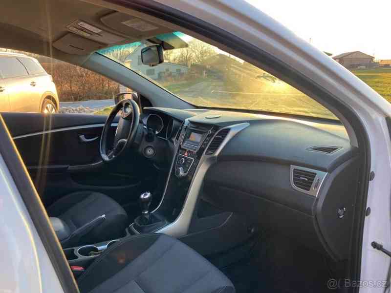 Hyundai i30 1,6 - foto 9
