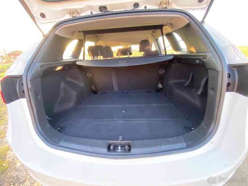 Hyundai i30 1,6 - foto 4