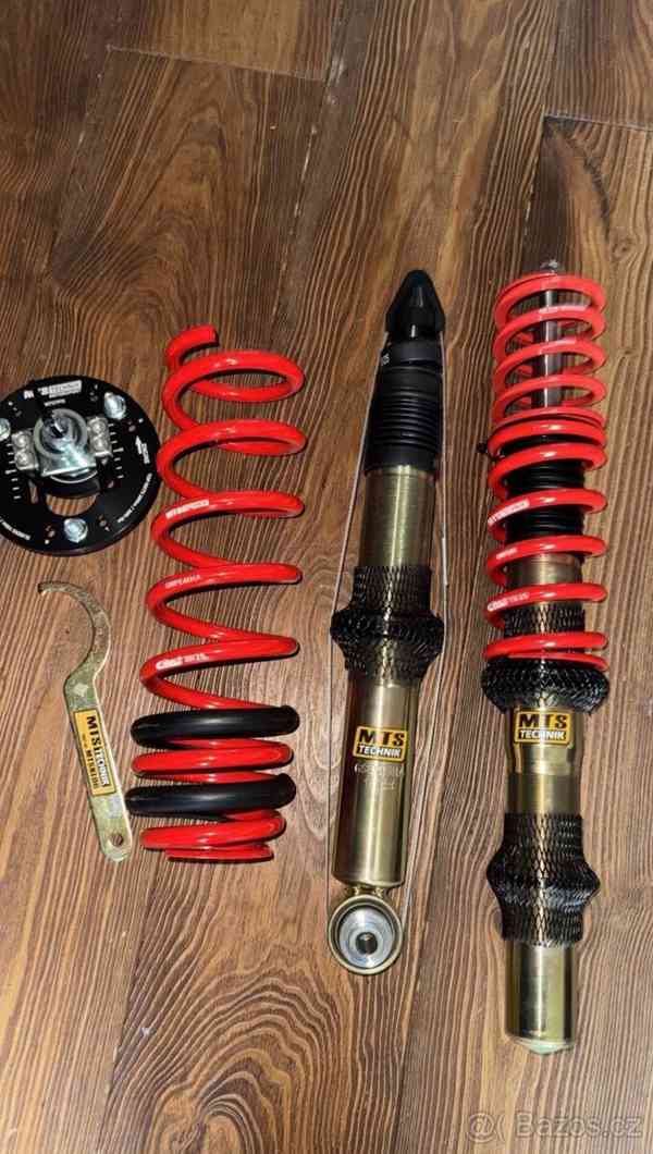 BMW Řada 5 2,5   34 525i 1989 řadový šestiválec - foto 5