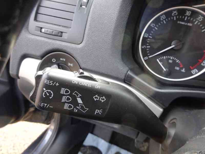 Škoda Octavia 2.0 TDI Combi r.v.2012 (103 kw) CFHC - foto 9