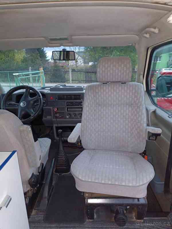 Volkswagen Transporter 2,5   t4 s obytnou vestavbou - foto 9