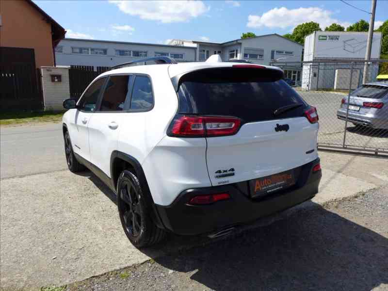 Jeep Cherokee 2,2 M-JET 4X4 NIGHT EAGLE 1.M - foto 4