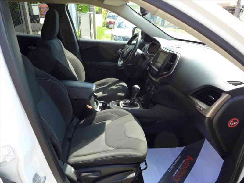 Jeep Cherokee 2,2 M-JET 4X4 NIGHT EAGLE 1.M - foto 10