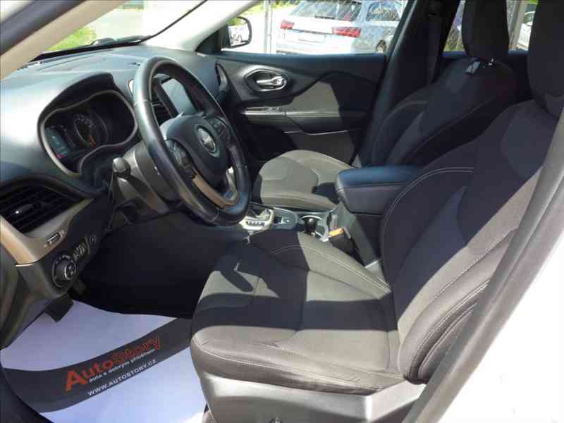 Jeep Cherokee 2,2 M-JET 4X4 NIGHT EAGLE 1.M - foto 5