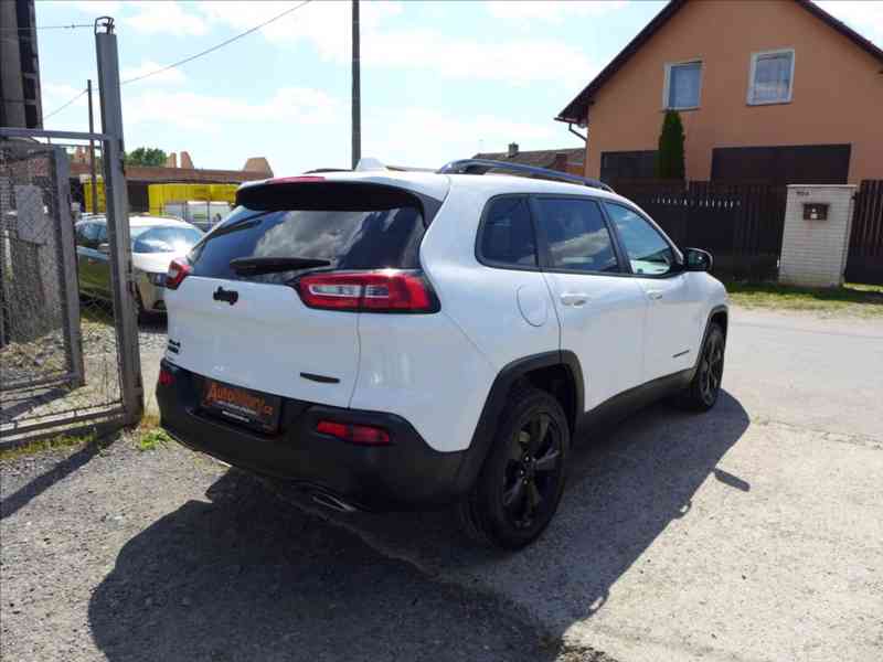 Jeep Cherokee 2,2 M-JET 4X4 NIGHT EAGLE 1.M - foto 3