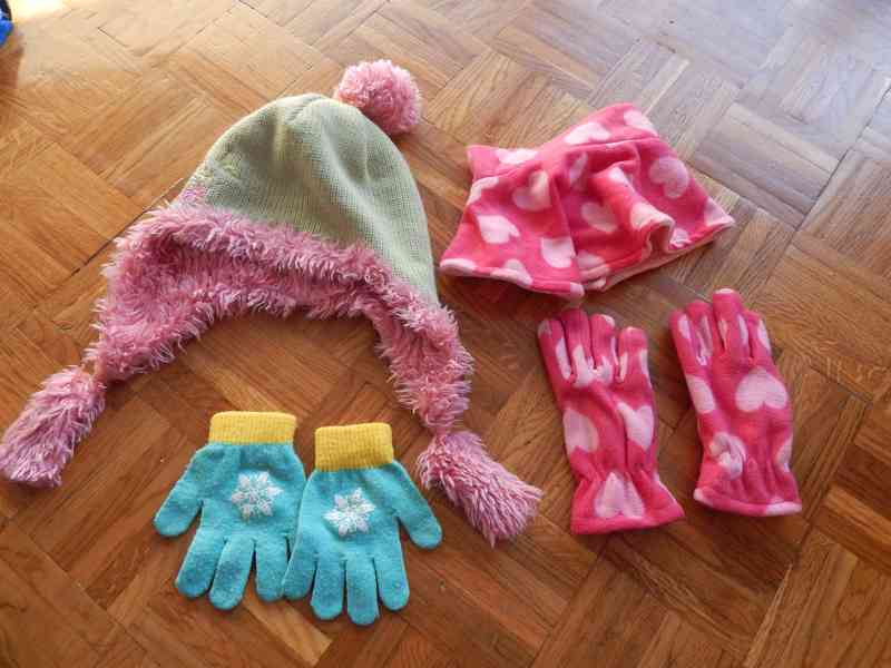 Dětské zimní čepice a rukavice