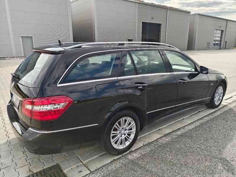 Mercedes-Benz Třídy E E350 CGI - foto 18