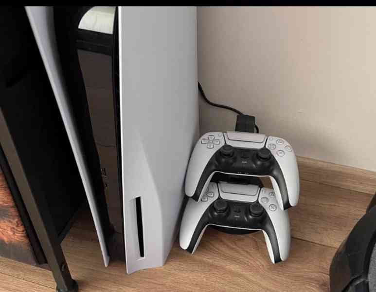 PlayStation 5 s mechanikou a hrami  - foto 2