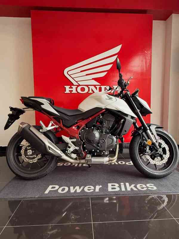 Honda CB750 Hornet - foto 3