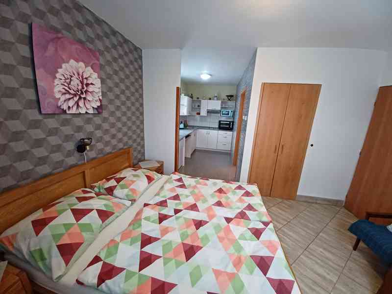 Prodej rodinného domu, ubytovacího zažízení - foto 11