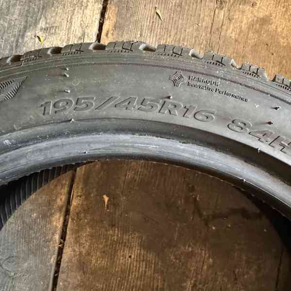 Pneu 195/45 R16 - foto 3