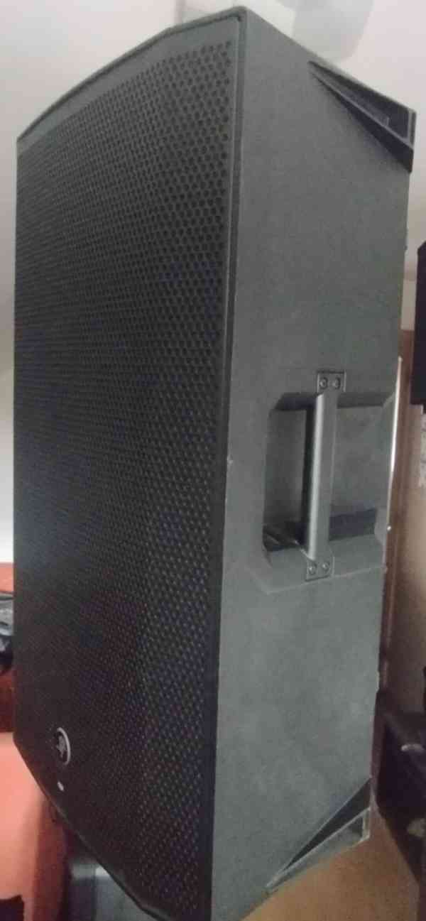Aktivní reprobox s Mixem - MACKIE Thump 15 A 650/1300W - foto 4