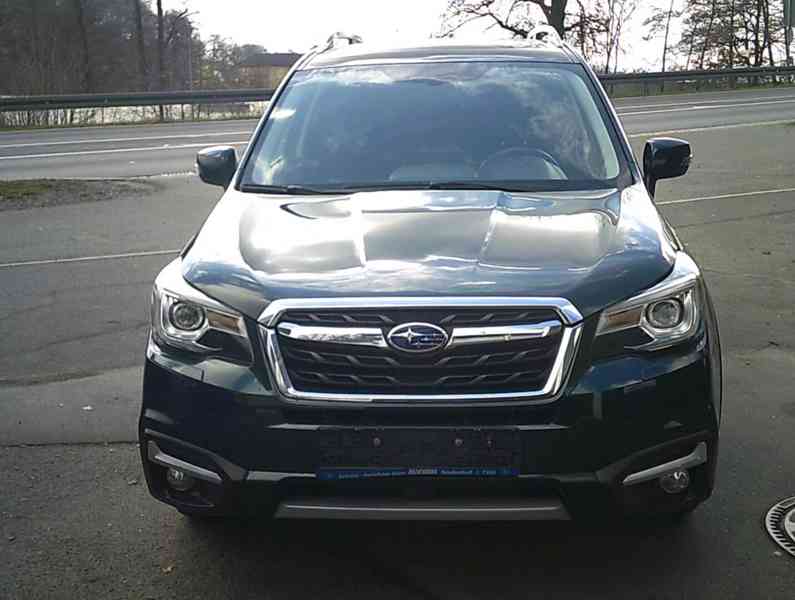 Subaru Forester 2,0i Exclusive 20th Anniversary benzín 110kw - foto 12