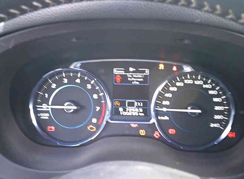 Subaru Forester 2,0i Exclusive 20th Anniversary benzín 110kw - foto 15