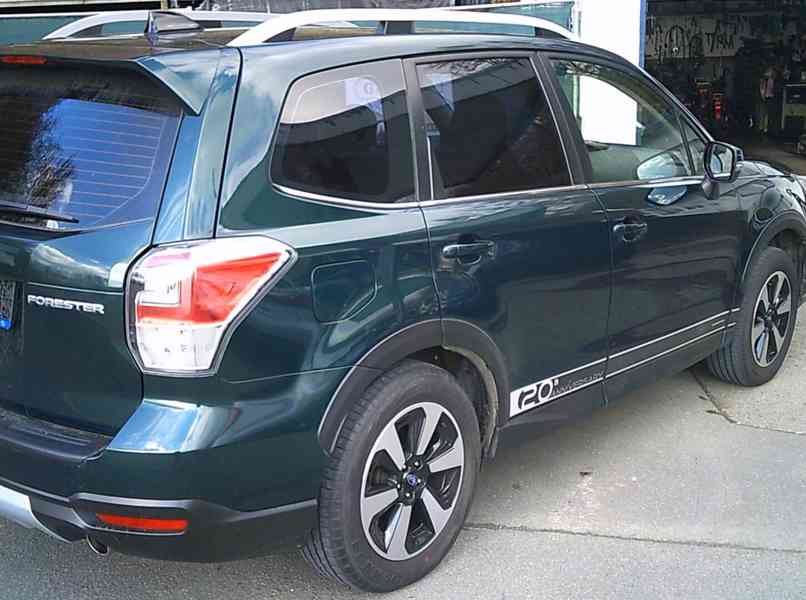 Subaru Forester 2,0i Exclusive 20th Anniversary benzín 110kw - foto 7