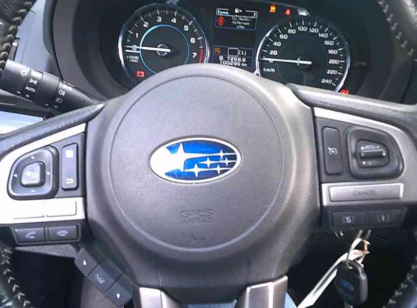 Subaru Forester 2,0i Exclusive 20th Anniversary benzín 110kw - foto 16