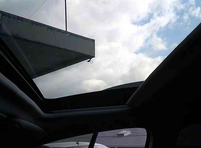 Subaru Forester 2,0i Exclusive 20th Anniversary benzín 110kw - foto 17