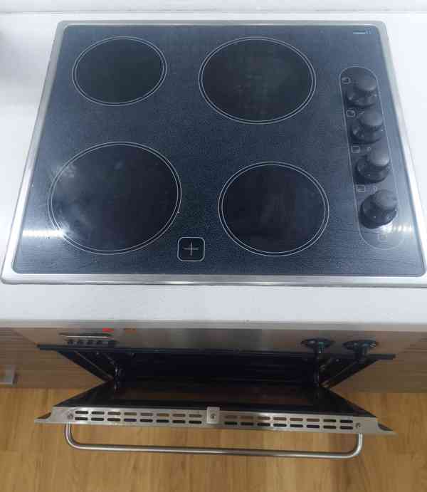 Sklokeramicka deska a horkovzdušna trouba - foto 3