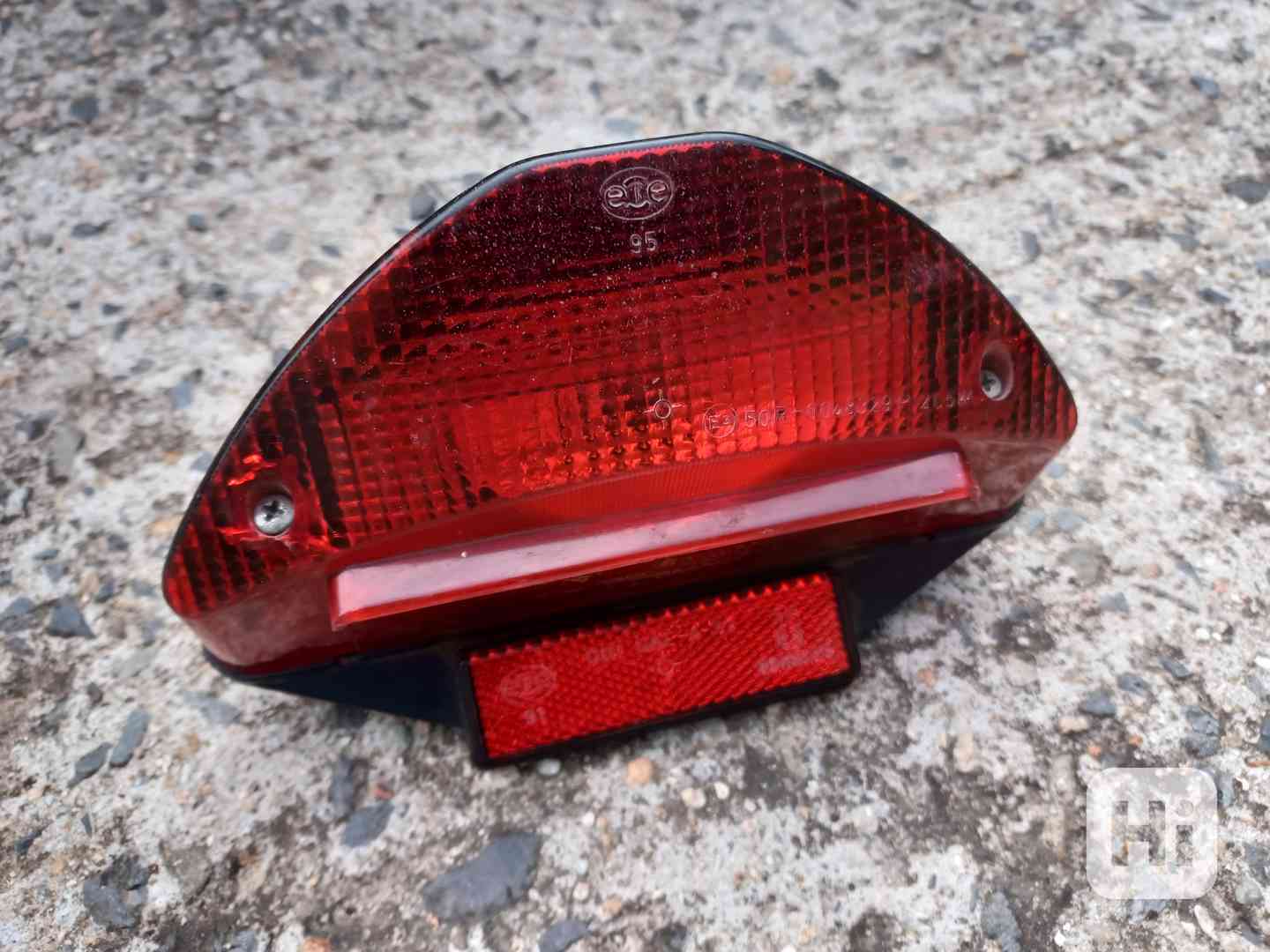 APRILIA RS 125 Extrema zadní světlo - foto 1