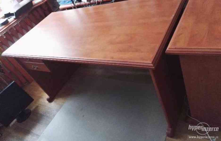 Dřevěné kancelářské stoly- ručně vyřezávané - foto 3