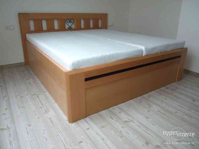 Nová masivní buková 4 cm postel, kované doplňky, Smontuji - foto 1