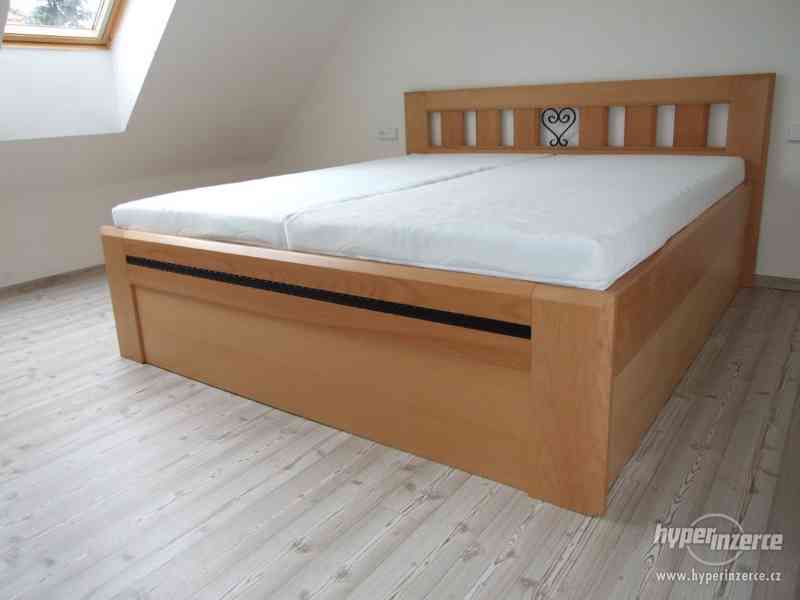 Nová masivní buková 4 cm postel, kované doplňky, Smontuji - foto 4