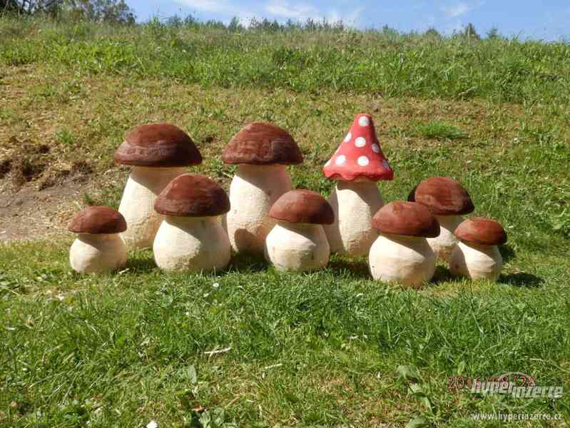 Viřezávané dřevěné houby - foto 1