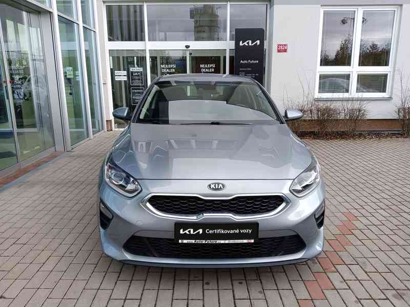 Kia Ceed 5HB 1.5 118Kw ČR 1. MAJITEL - foto 3