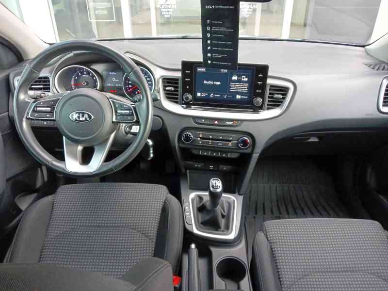 Kia Ceed 5HB 1.5 118Kw ČR 1. MAJITEL - foto 10