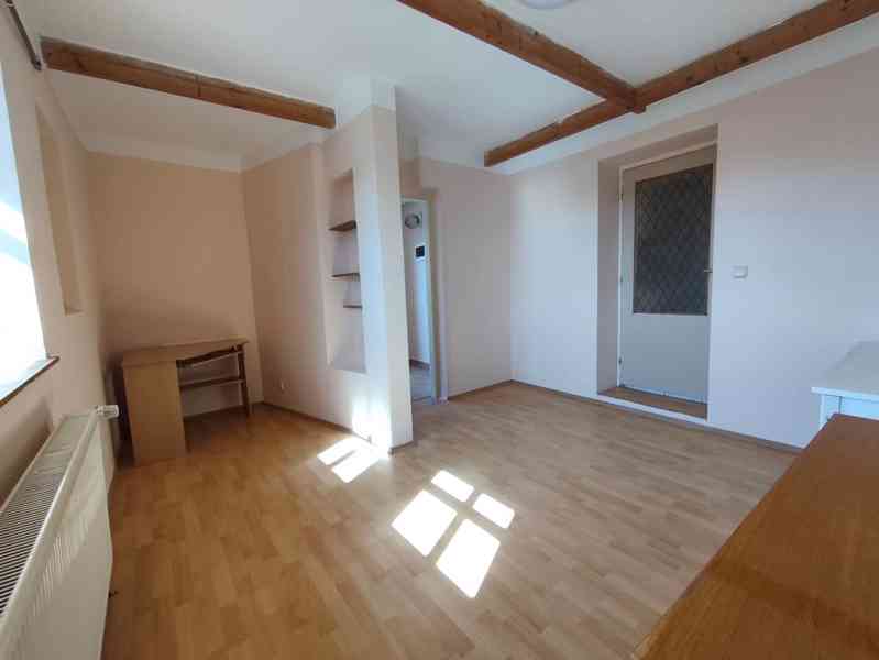 Pronájme bytu v domě 2+1 73m2 - foto 5