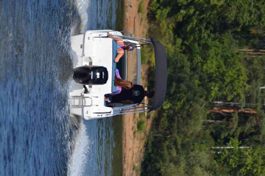 Nový motor. člun Remus 525ST + Mercury F 80 - foto 6