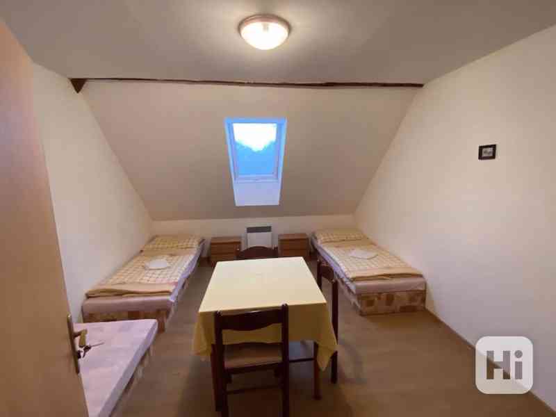Prodej penzionu s restaurací, sálem a ubytováním – Ves čp. 3 - foto 25