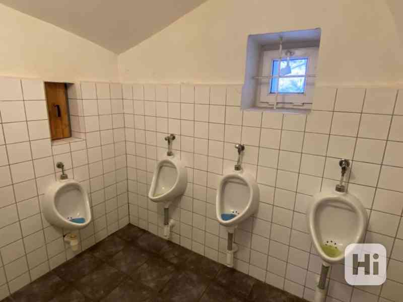 Prodej penzionu s restaurací, sálem a ubytováním – Ves čp. 3 - foto 3