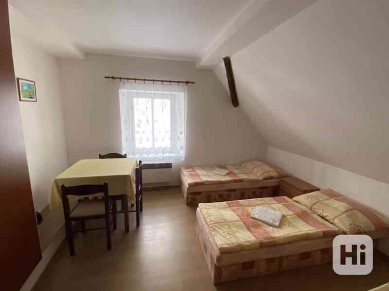 Prodej penzionu s restaurací, sálem a ubytováním – Ves čp. 3 - foto 6