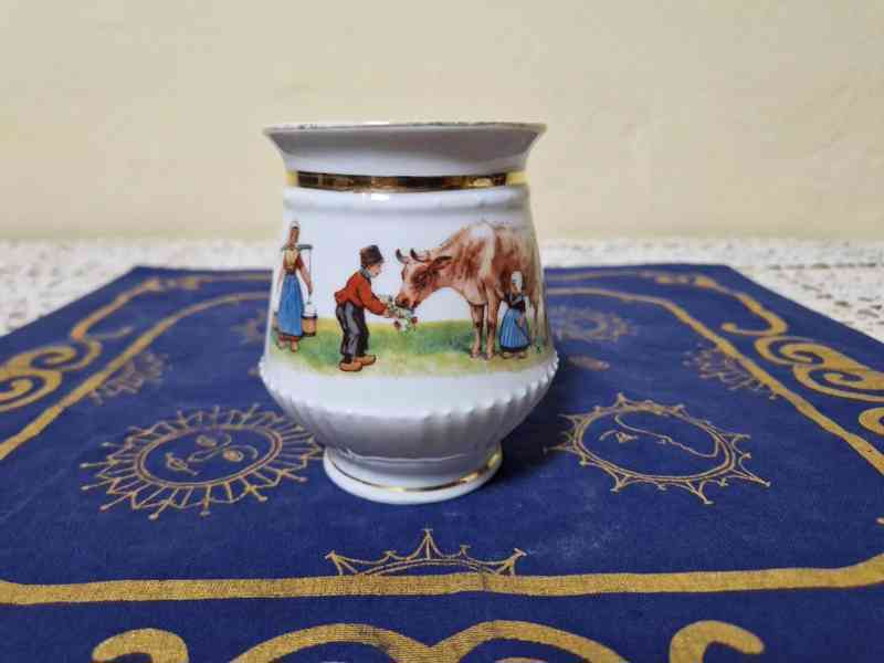 Sbírkový secesní porcelánový Hrnek Mušlák Krava - foto 2