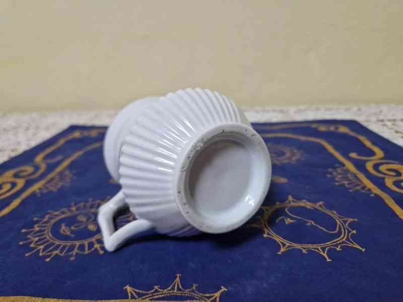 Sbírkový secesní porcelánový Hrnek Mušlák Krava - foto 6