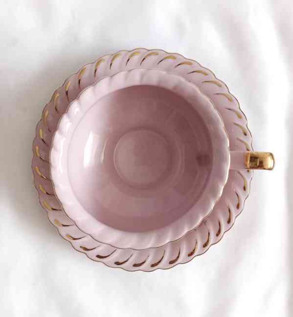 Šálek s podšálkem z růžového porcelánu  - foto 5