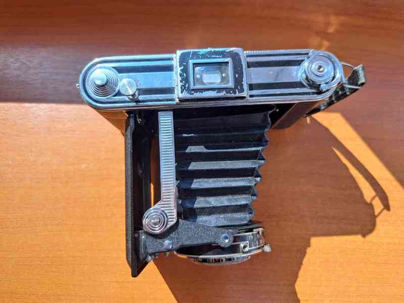 Historický fotoaparát Kodak Junior 620 - foto 6