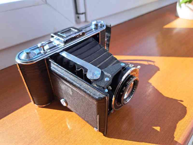 Historický fotoaparát Kodak Junior 620 - foto 5