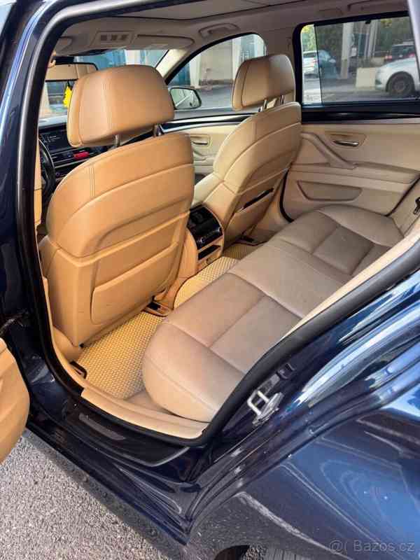 BMW Řada 5 3,0   f 11 - foto 12