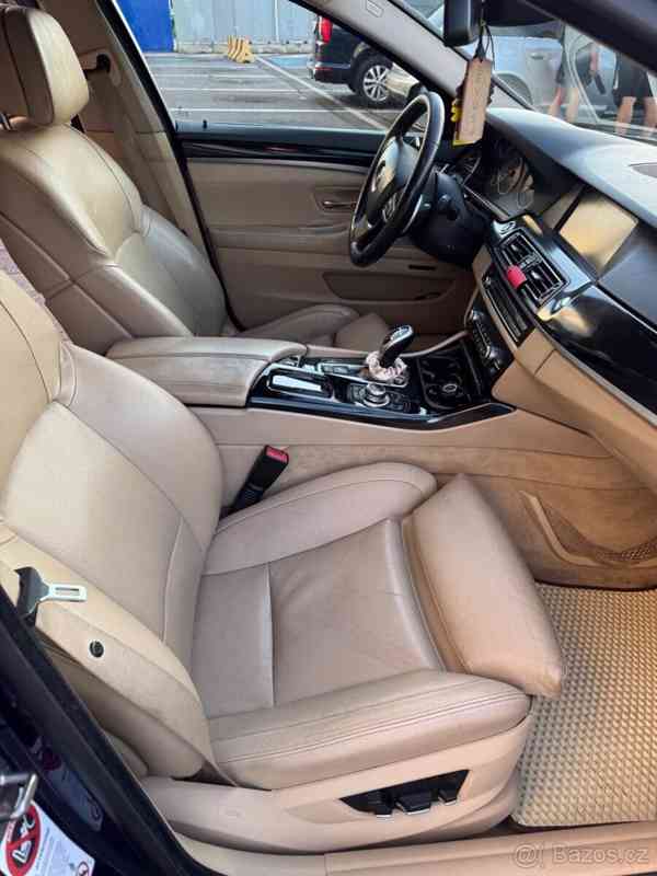 BMW Řada 5 3,0   f 11 - foto 16