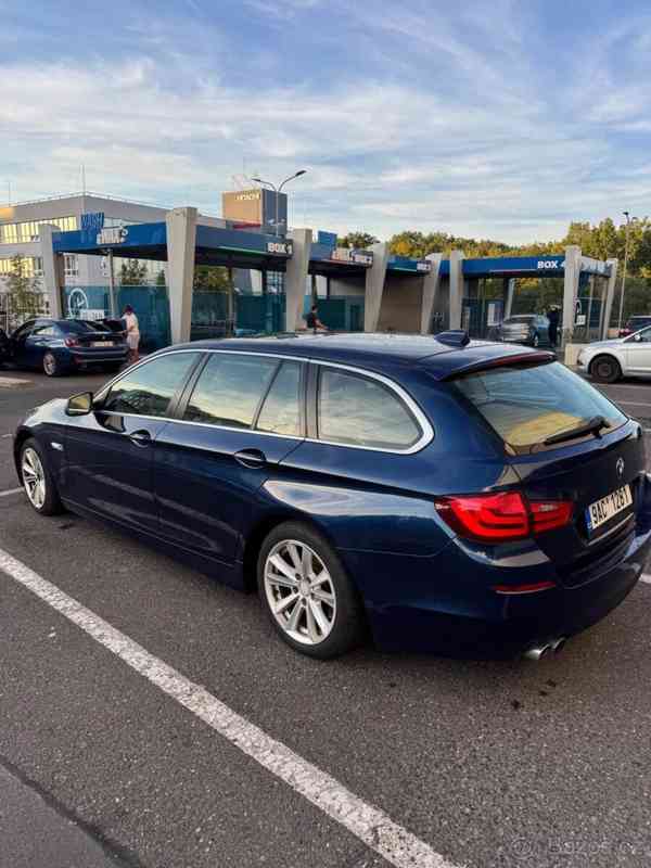 BMW Řada 5 3,0   f 11 - foto 20